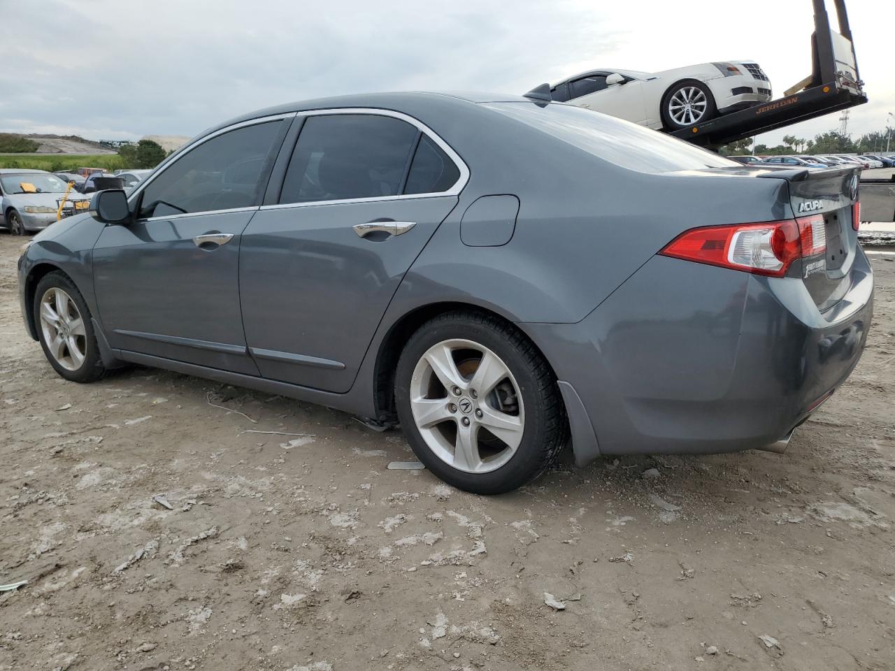 Image 2 of 2009 ACURA TSX  2009 with VIN JH4CU26689C020581