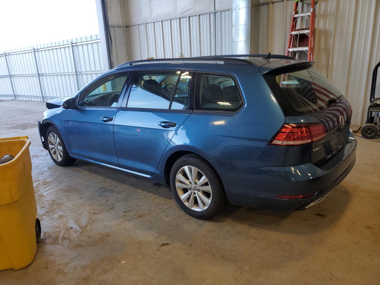 Image 2 of 2019 VOLKSWAGEN GOLF SPORTWAGEN S 2019 with VIN 3VW117AU8KM509715