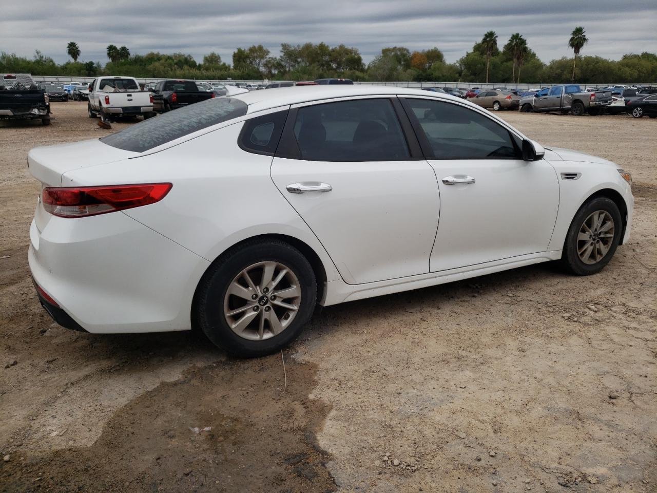 Image 3 of 2016 KIA OPTIMA LX 2016 with VIN 5XXGT4L32GG054671