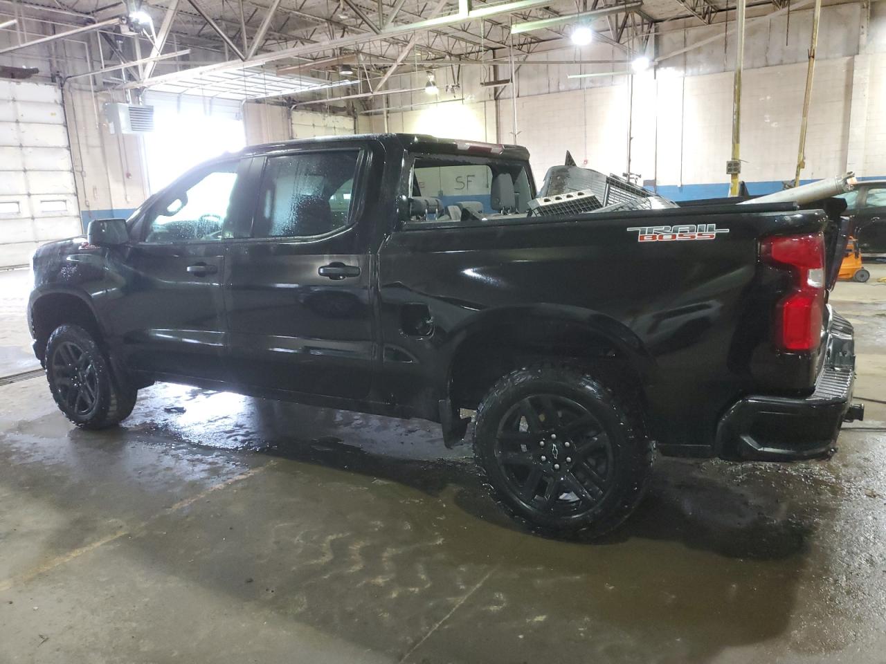 Image 2 of 2021 CHEVROLET SILVERADO K1500 TRAIL BOSS CUSTOM 2021 with VIN 1GCPYCEF9MZ340786