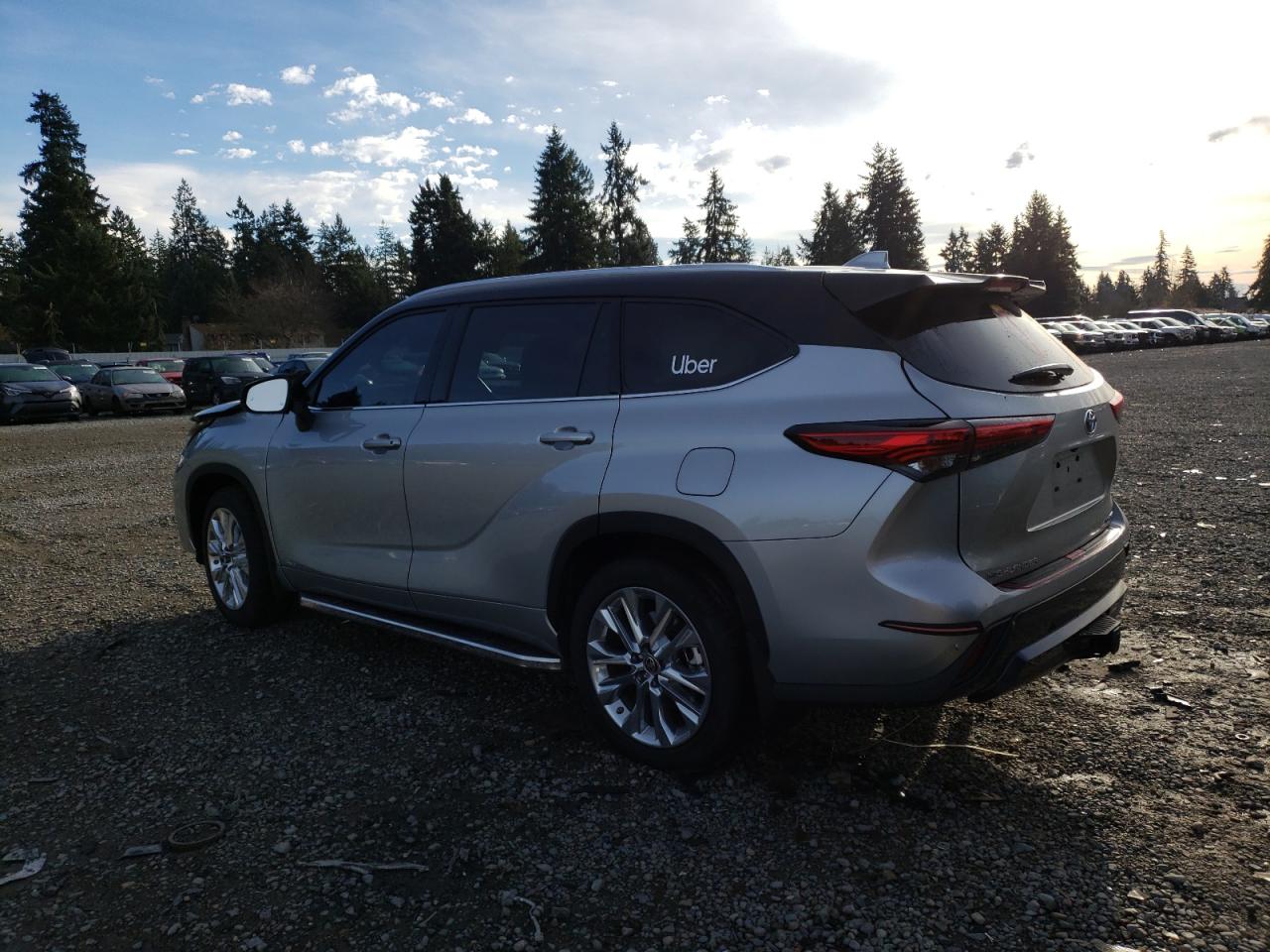 Obraz 2 z 2023 TOYOTA HIGHLANDER HYBRID LIMITED 2023 z VIN 5TDXBRCHXPS573638