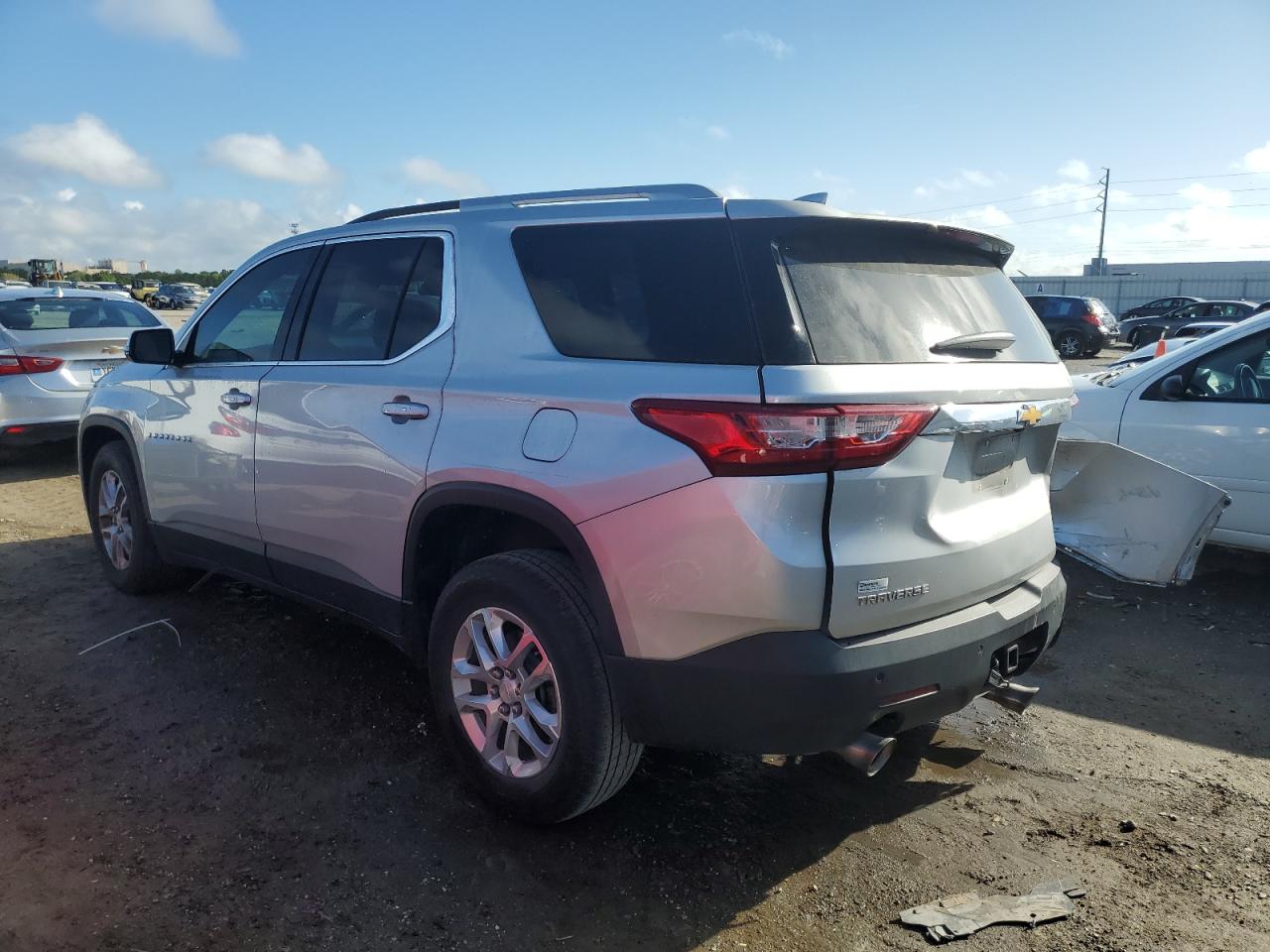 Image 2 of 2018 CHEVROLET TRAVERSE LT 2018 with VIN 1GNERGKW2JJ280321