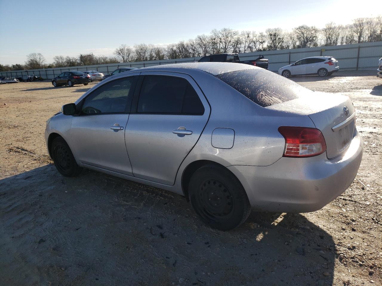 Изображение 2 2012 TOYOTA YARIS  2012 с VIN JTDBT4K33CL017652