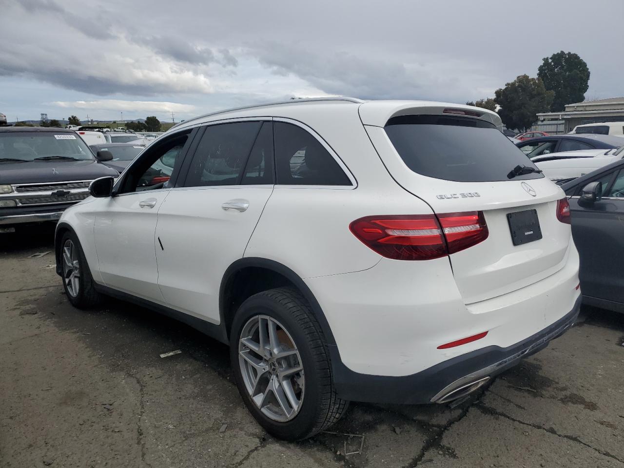 Obraz 2 z 2019 MERCEDES-BENZ GLC 300 4MATIC 2019 z VIN WDC0G4KB8KV141299