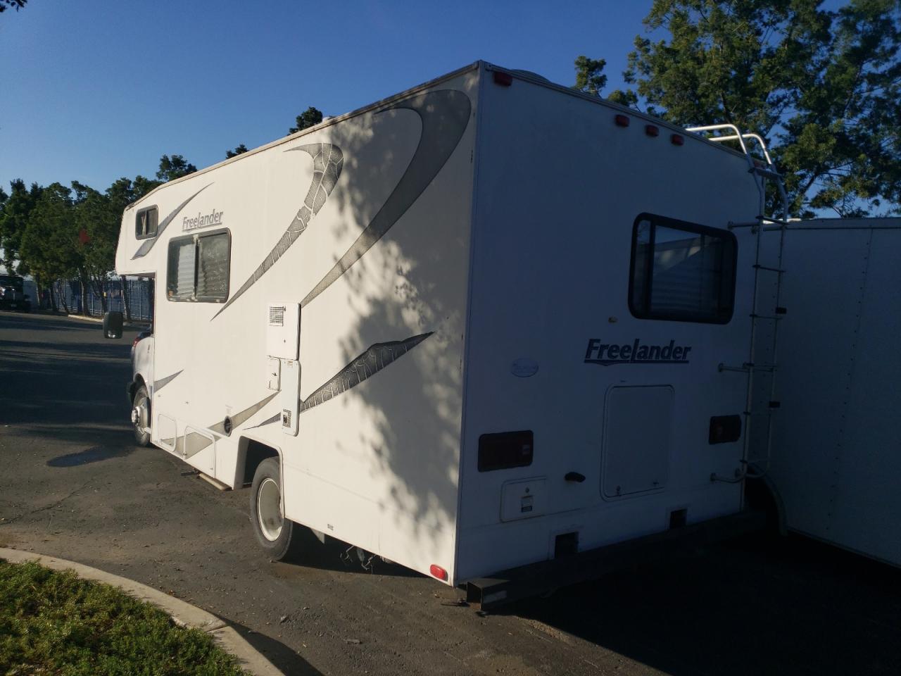 Image 2 of 2008 CHEVROLET EXPRESS G3500  2008 with VIN 1GBJG31UX71185802