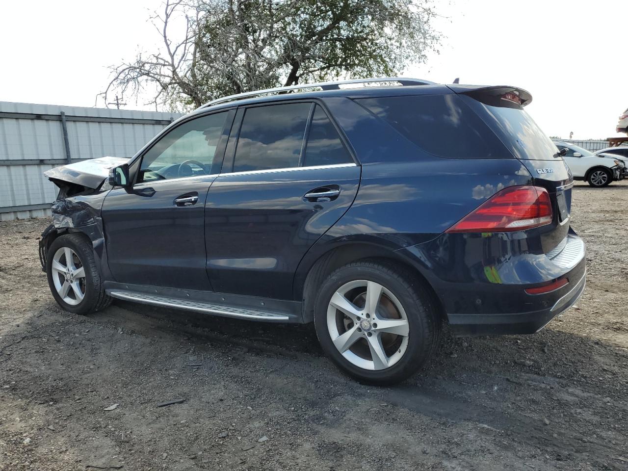 Изображение 2 2017 MERCEDES-BENZ GLE 350 4MATIC 2017 с VIN 4JGDA5HB5HA885735