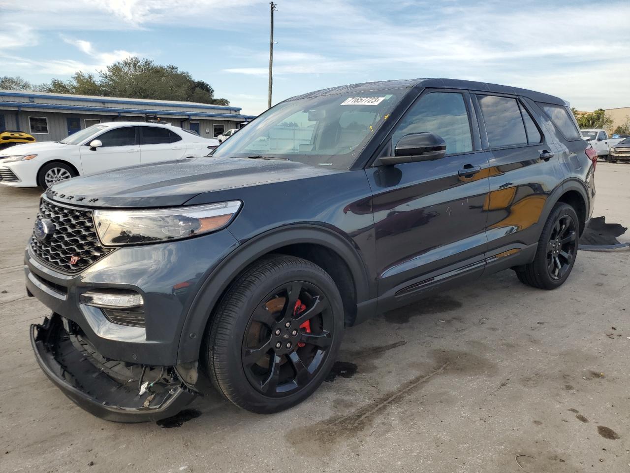 Изображение 1 2022 FORD EXPLORER ST 2022 с VIN 1FM5K8GC7NGA89901