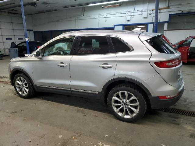 Image 2 of 2019 LINCOLN MKC SELECT 2019 with VIN 5LMCJ2D98KUL42928