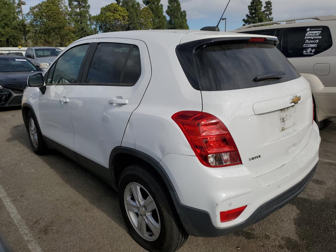 Obraz 2 z 2020 CHEVROLET TRAX LS 2020 z VIN 3GNCJKSB7LL298193