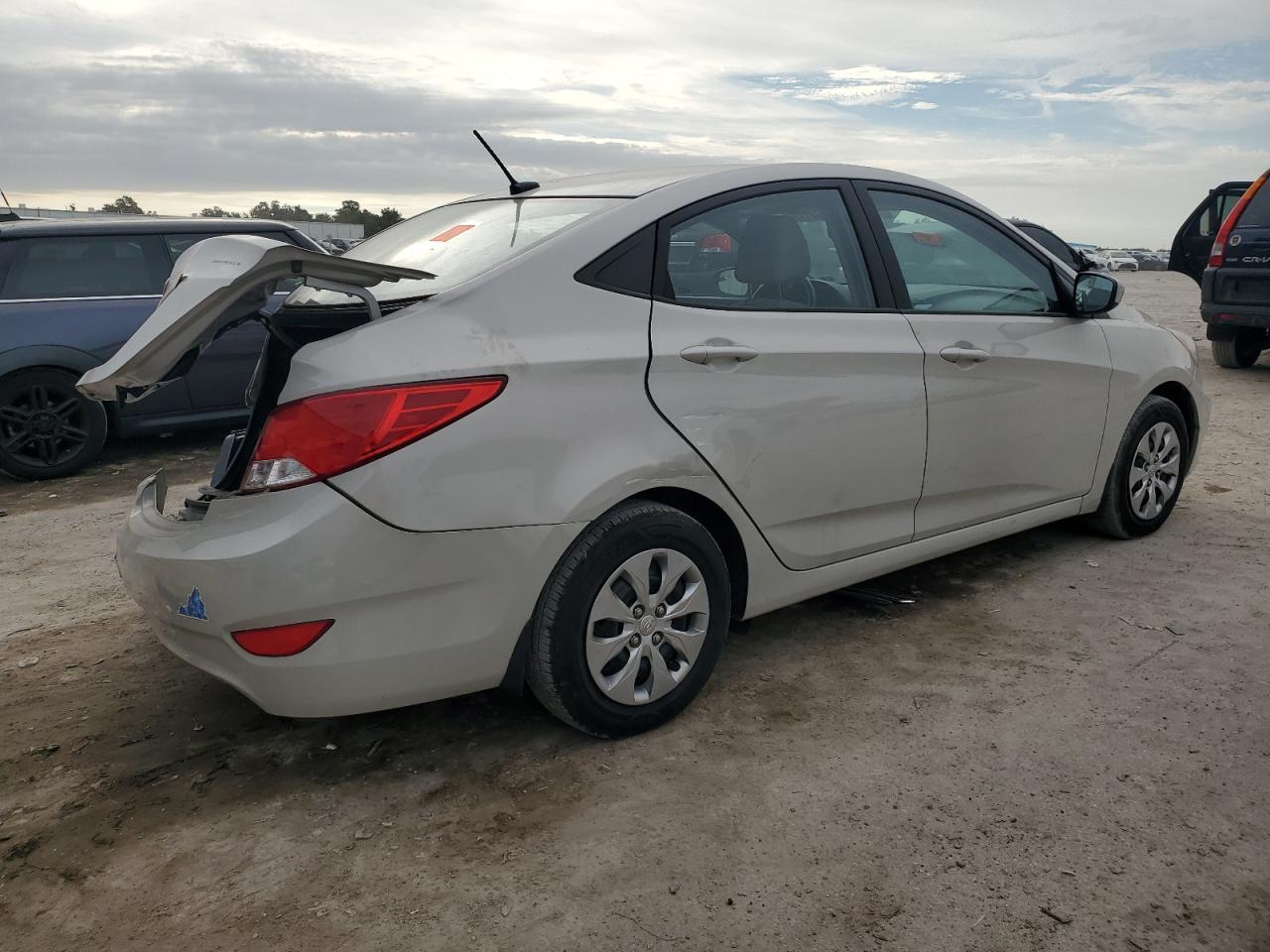 Изображение 3 2015 HYUNDAI ACCENT GLS 2015 с VIN KMHCT4AE7FU925698