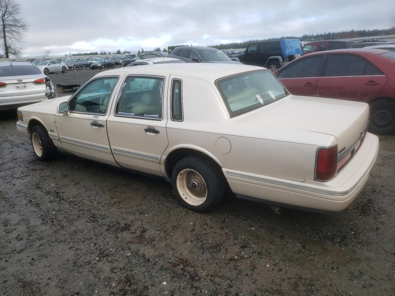 Image 2 of 1996 LINCOLN TOWN CAR CARTIER 1996 with VIN 1LNLM83W3TY716571