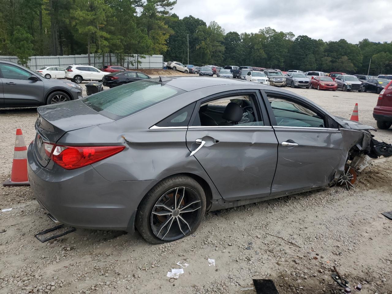 Image 3 of 2013 HYUNDAI SONATA SE 2013 with VIN 5NPEC4AC4DH797522