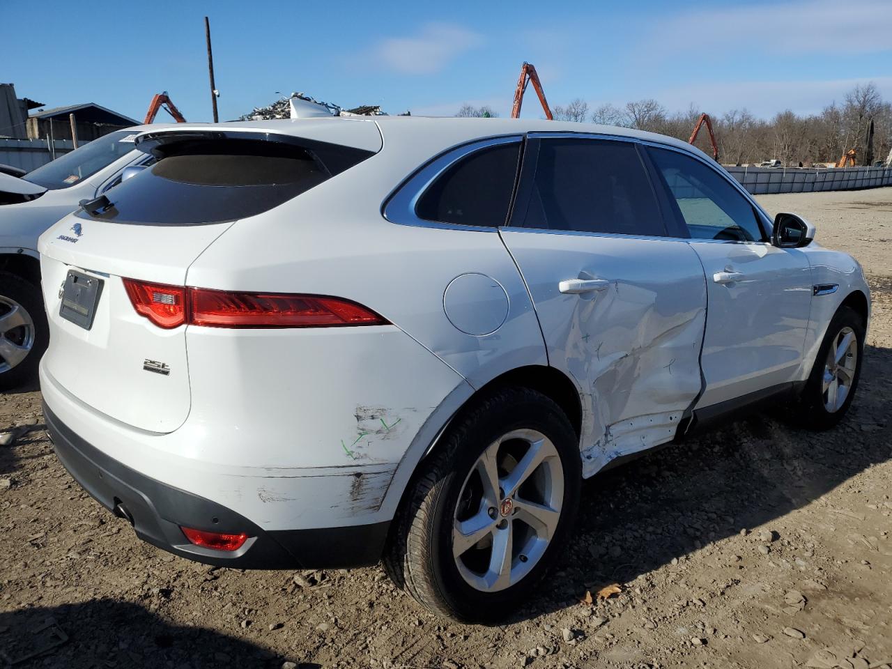 Image 3 of 2019 JAGUAR F-PACE PREMIUM 2019 with VIN SADCJ2FX5KA616191