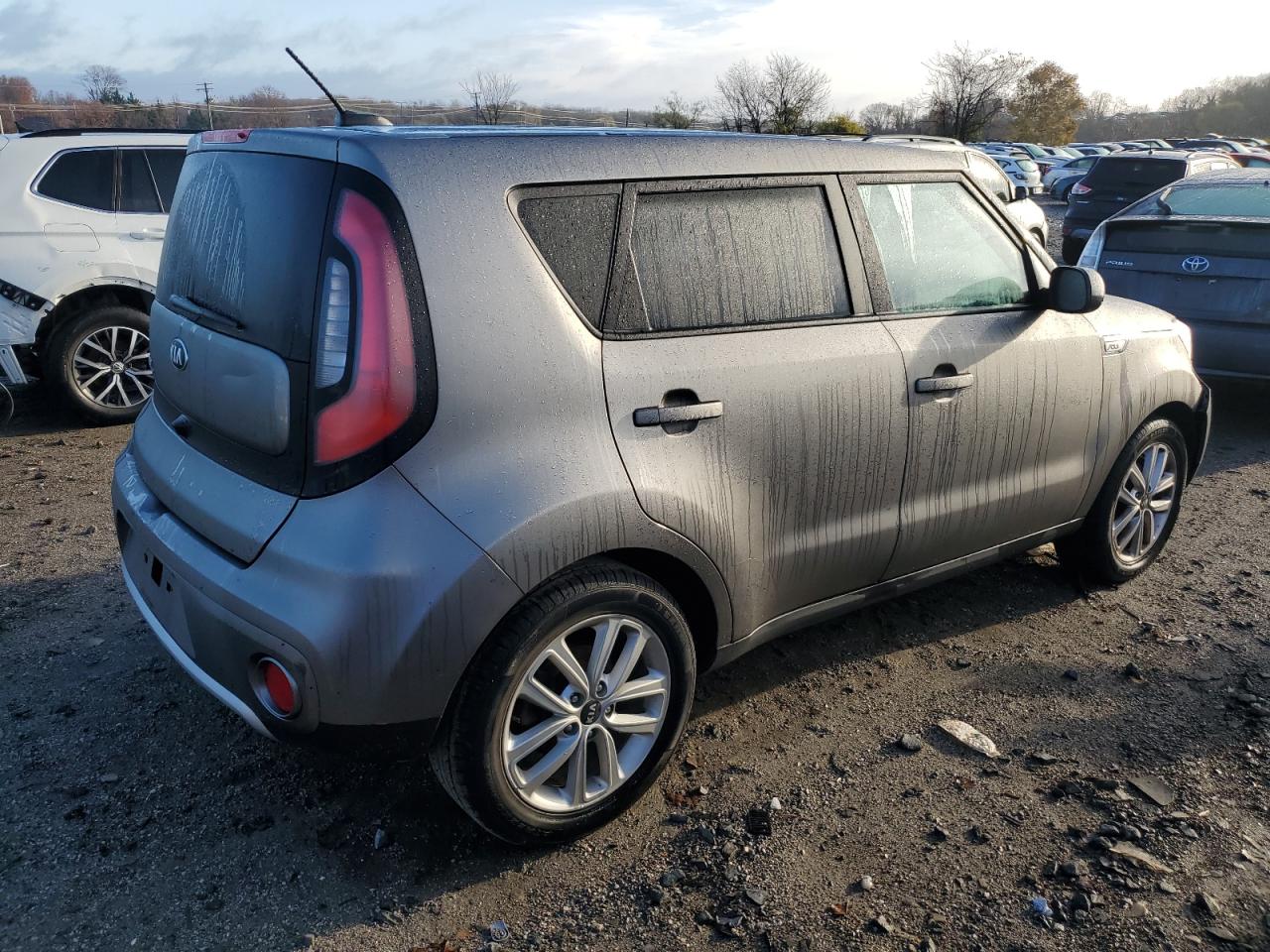 Image 3 of 2018 KIA SOUL + 2018 with VIN KNDJP3A53J7607398