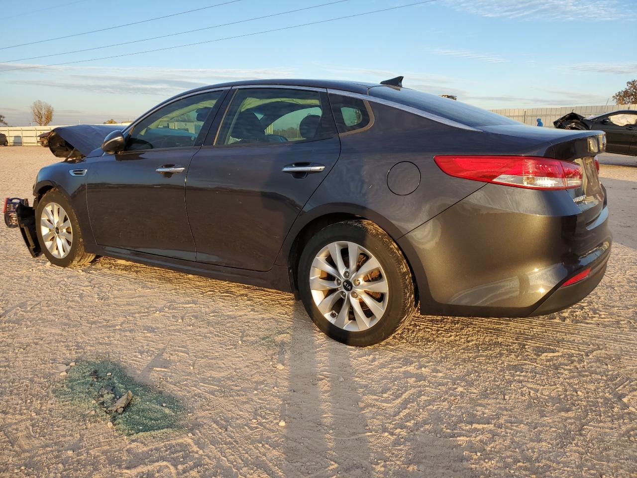 Image 2 of 2018 KIA OPTIMA EX 2018 with VIN 5XXGU4L30JG192679