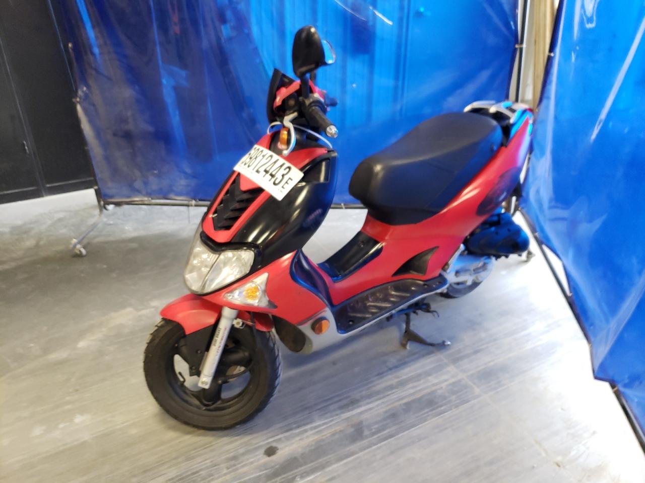 Obraz 2 z 2002 KYMCO USA INC SUPER 9 2002 z VIN RFBSHAAE728900292
