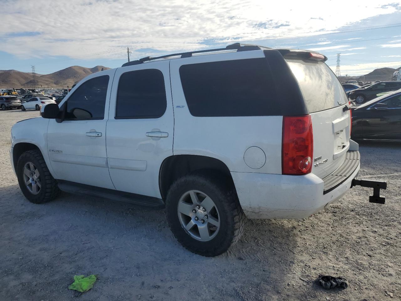 Image 2 of 2007 GMC YUKON  2007 with VIN 1GKFK13047J377896