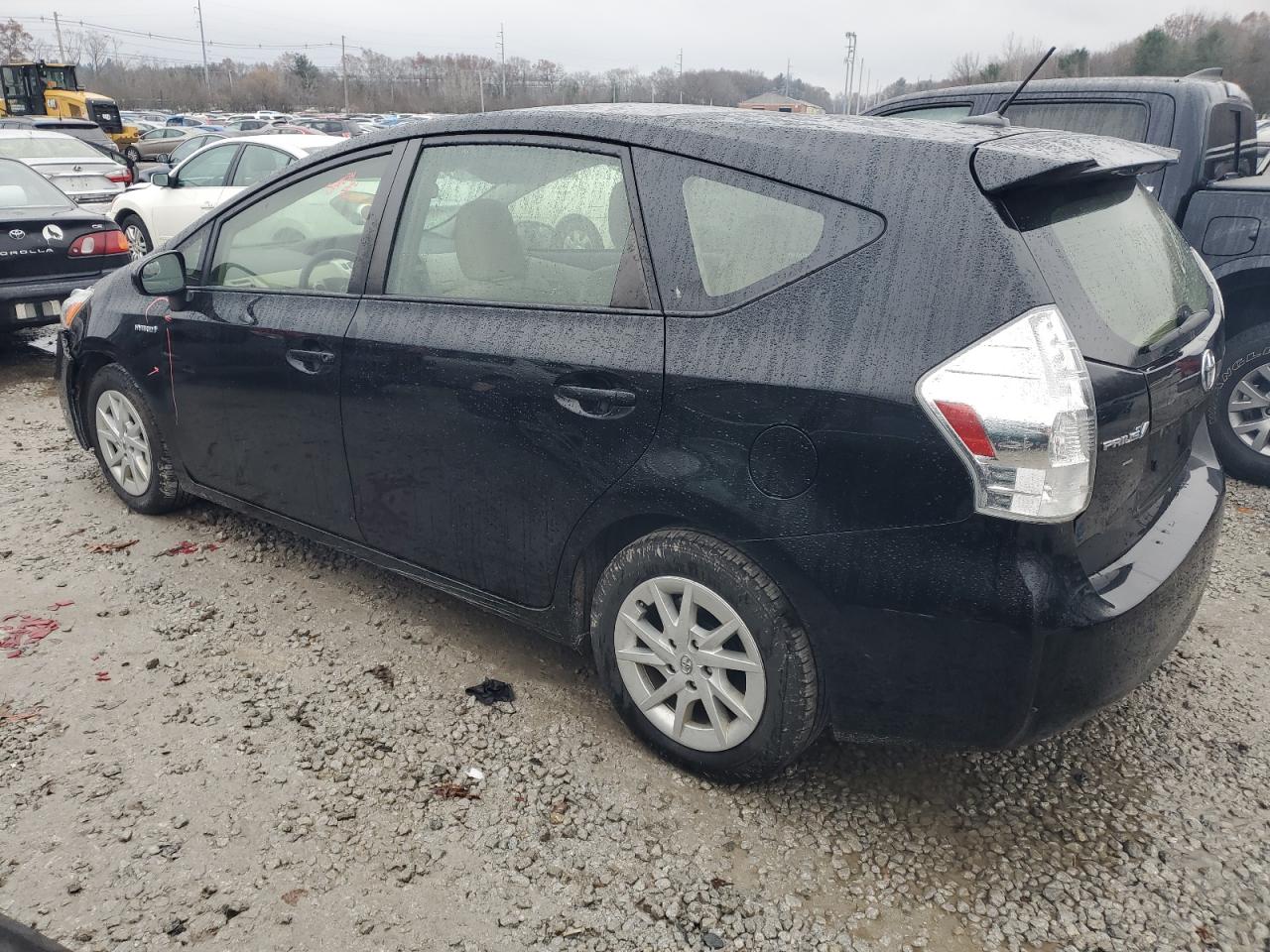 Image 2 of 2014 TOYOTA PRIUS V  2014 with VIN JTDZN3EU1EJ013654
