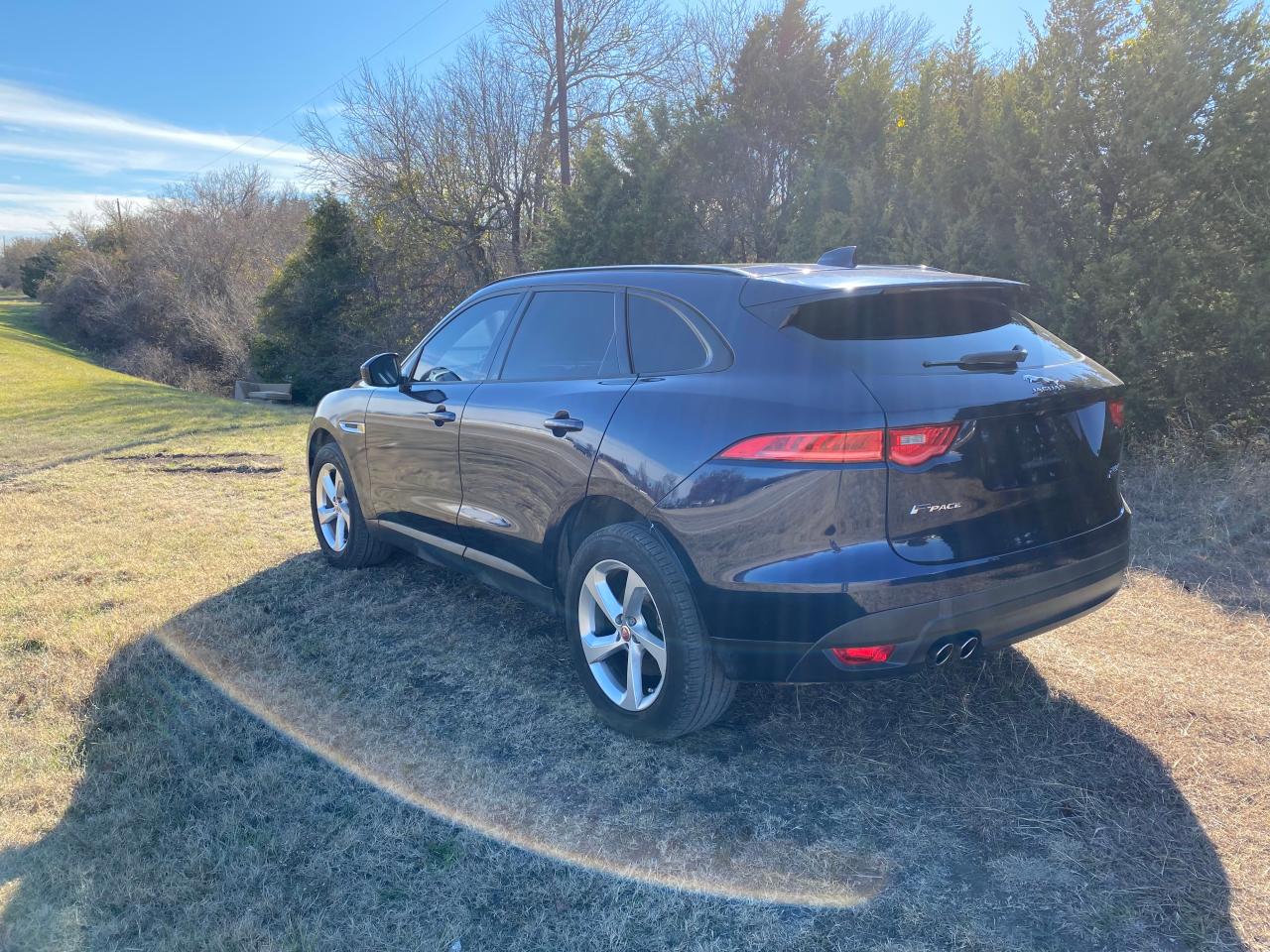 Image 3 of 2017 JAGUAR F-PACE PREMIUM 2017 with VIN SADCJ2BN5HA091839
