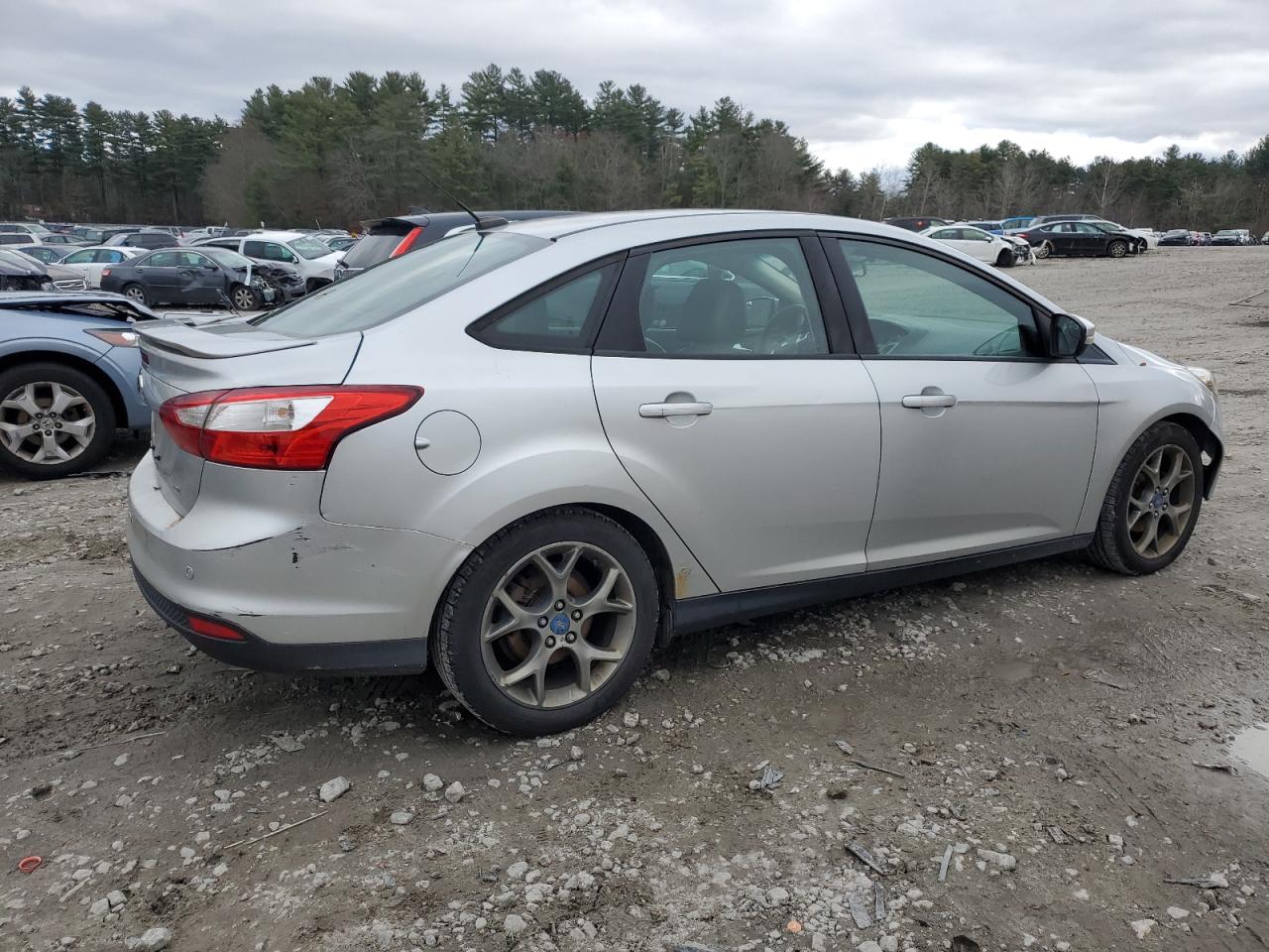 Image 3 of 2013 FORD FOCUS SE 2013 with VIN 1FADP3F24DL128744