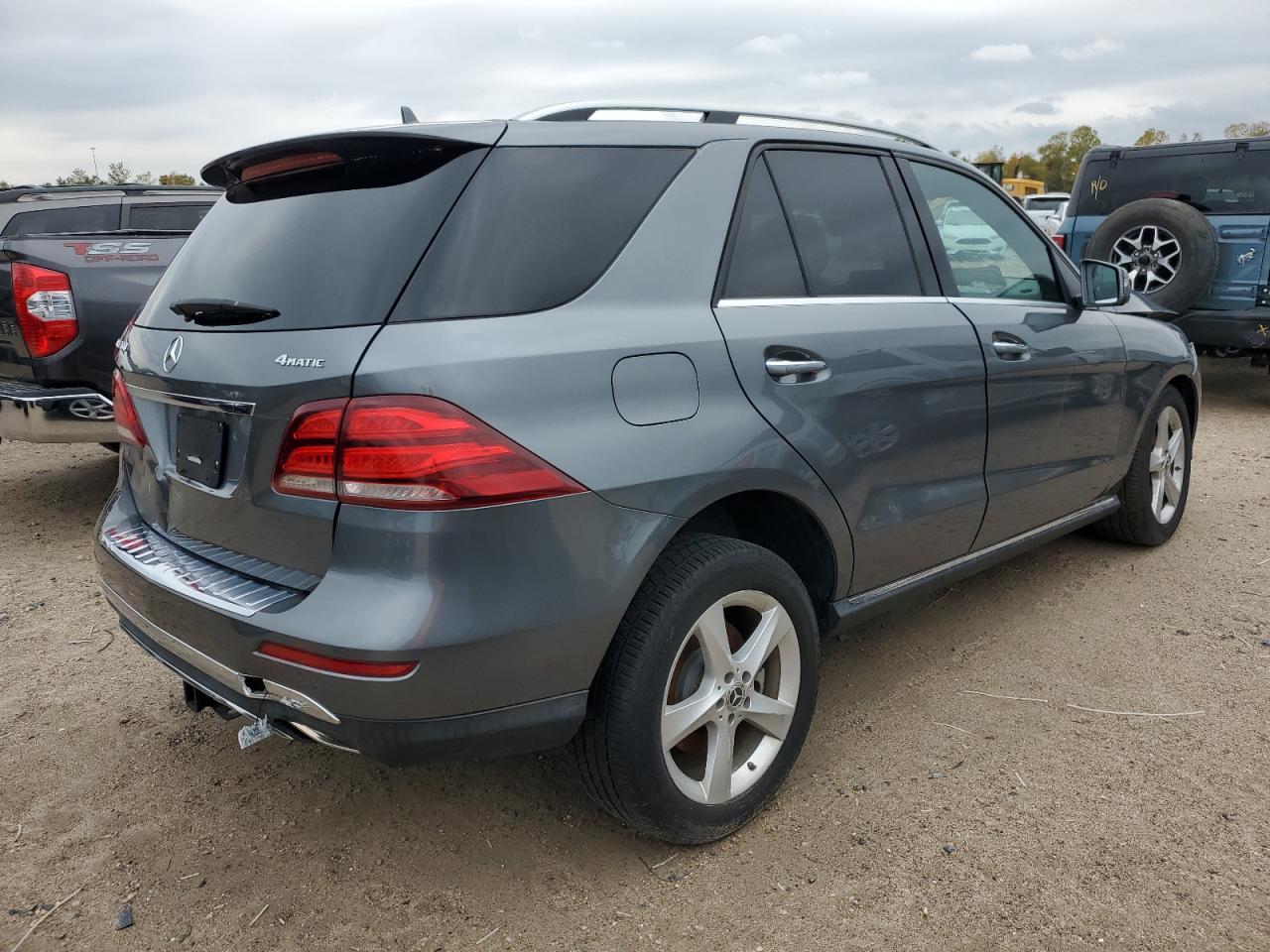 Image 3 of 2019 MERCEDES-BENZ GLE 400 4MATIC 2019 with VIN 4JGDA5GB3KB218908