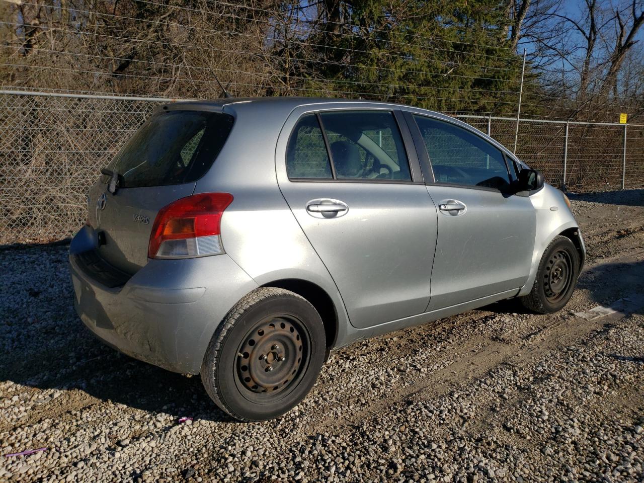 Изображение 3 2011 TOYOTA YARIS  2011 с VIN JTDKT4K35B5326767