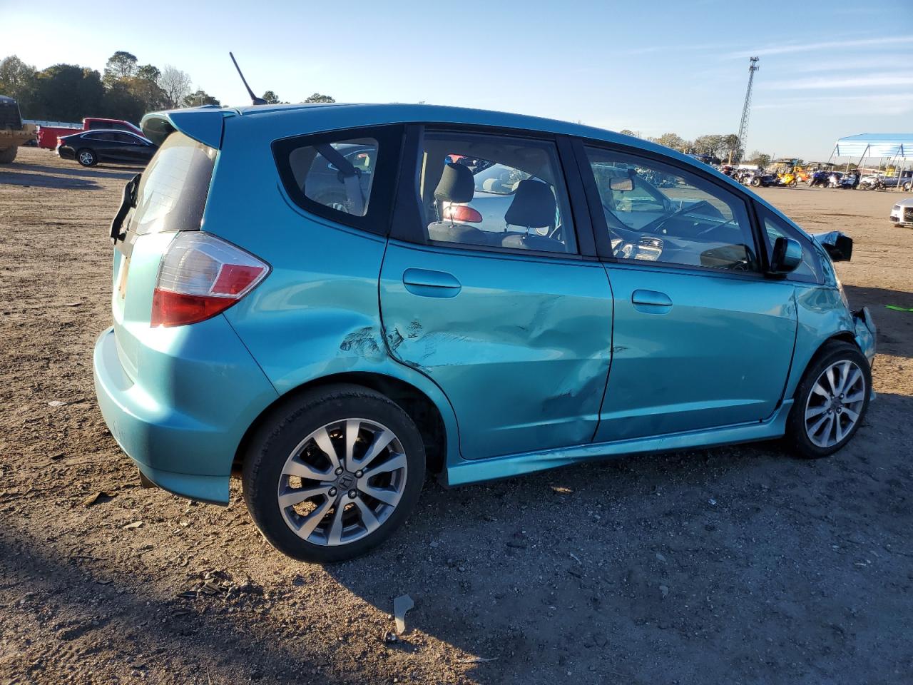 Image 3 of 2013 HONDA FIT SPORT 2013 with VIN JHMGE8H5XDC013811