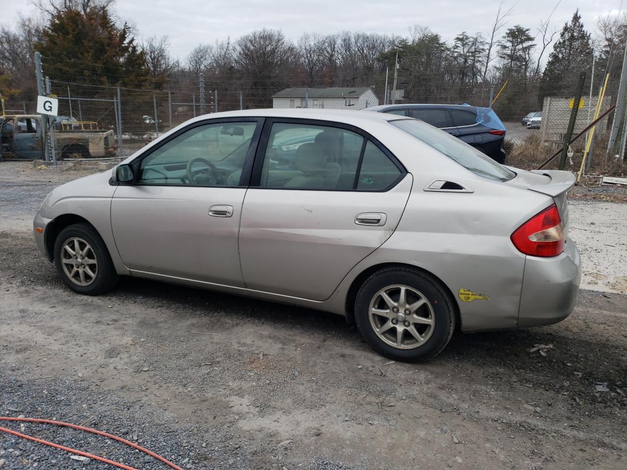 Image 2 of 2001 TOYOTA PRIUS  2001 with VIN JT2BK12U210007101