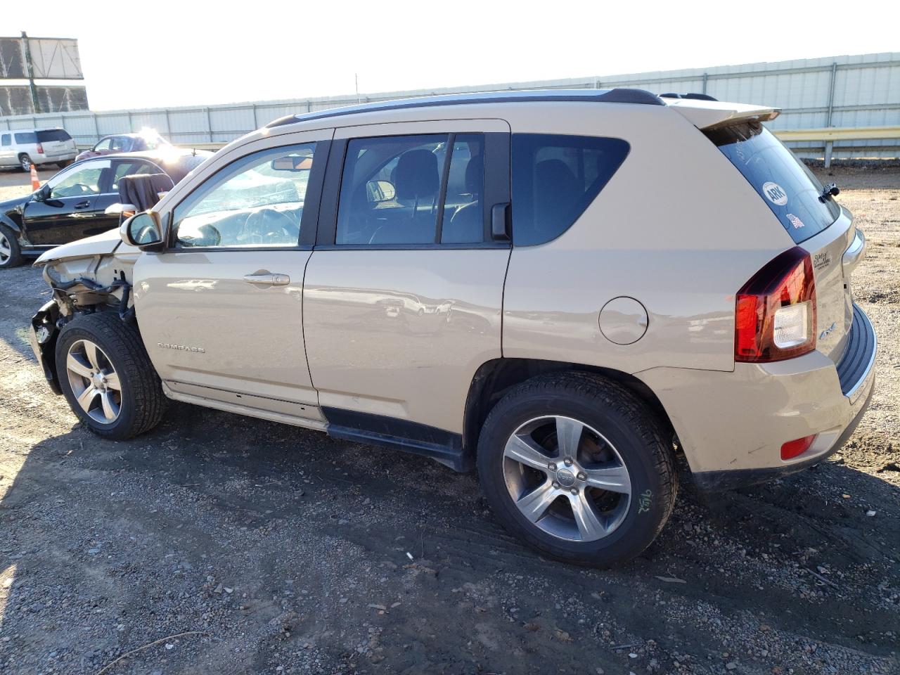 Obraz 2 z 2017 JEEP COMPASS LATITUDE 2017 z VIN 1C4NJDEB1HD100665