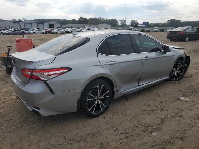 Obraz 3 z 2020 TOYOTA CAMRY SE 2020 z VIN 4T1G11AK1LU402152