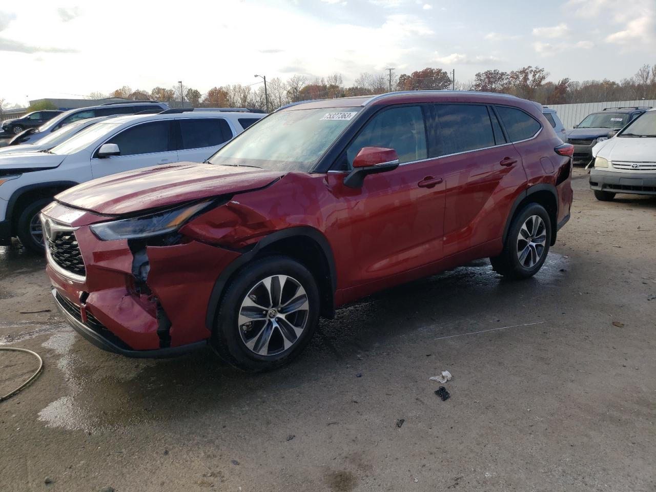 Изображение 2021 TOYOTA HIGHLANDER XLE 2021