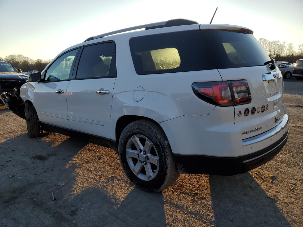 Изображение 2 2016 GMC ACADIA SLE 2016 с VIN 1GKKVPKD9GJ179599