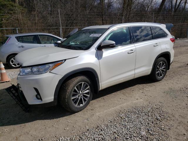 Image 1 of 2018 TOYOTA HIGHLANDER SE 2018 with VIN 5TDJZRFH0JS833369