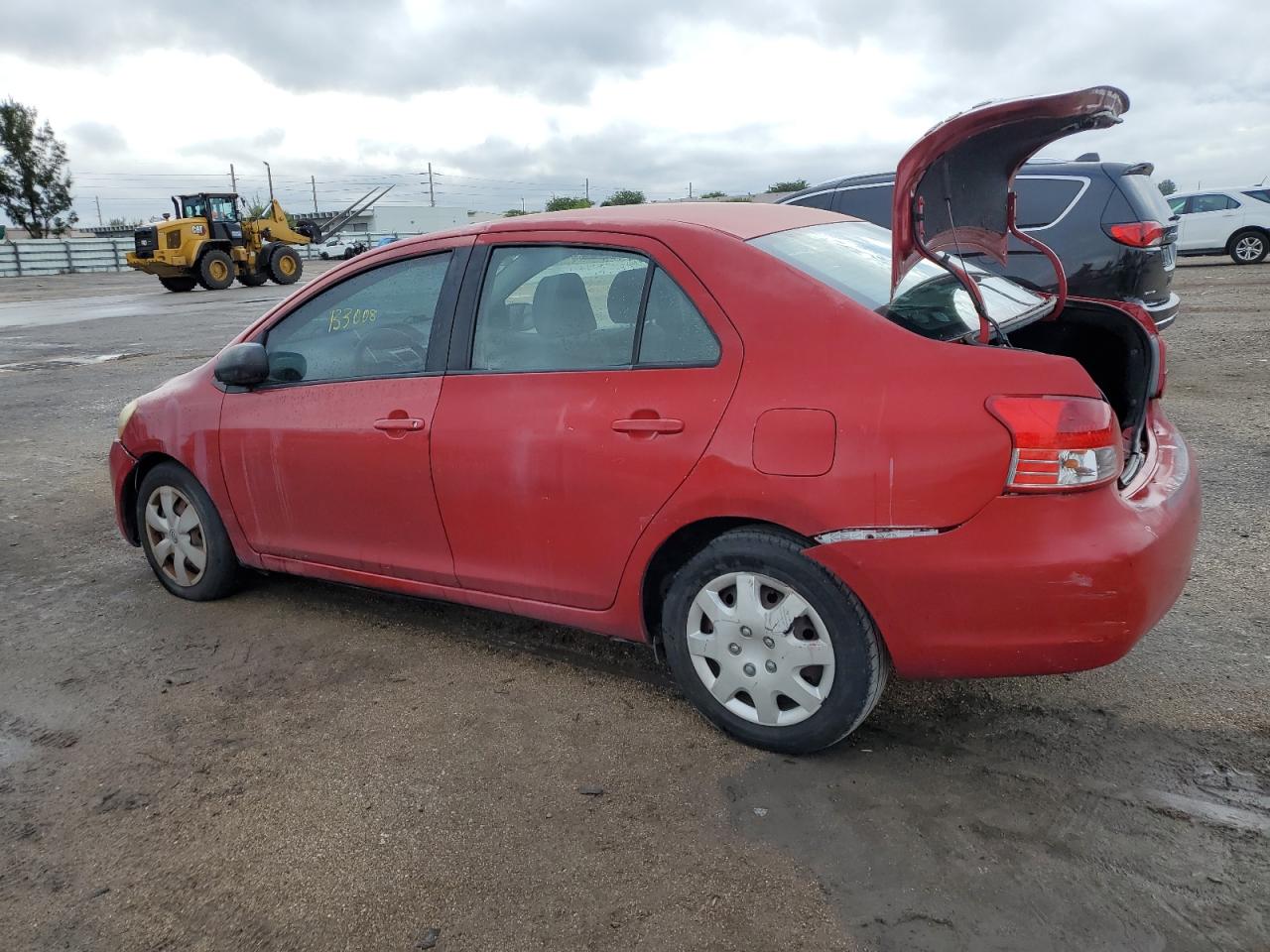 Изображение 2 2011 TOYOTA YARIS  2011 с VIN JTDBT4K37B1400553