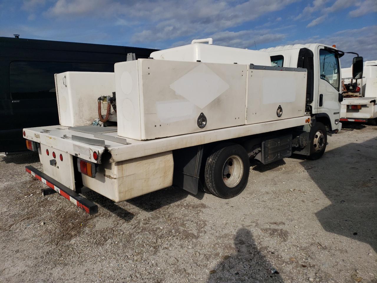 Image 3 of 2014 ISUZU NPR HD  2014 with VIN JALC4W168E7000798