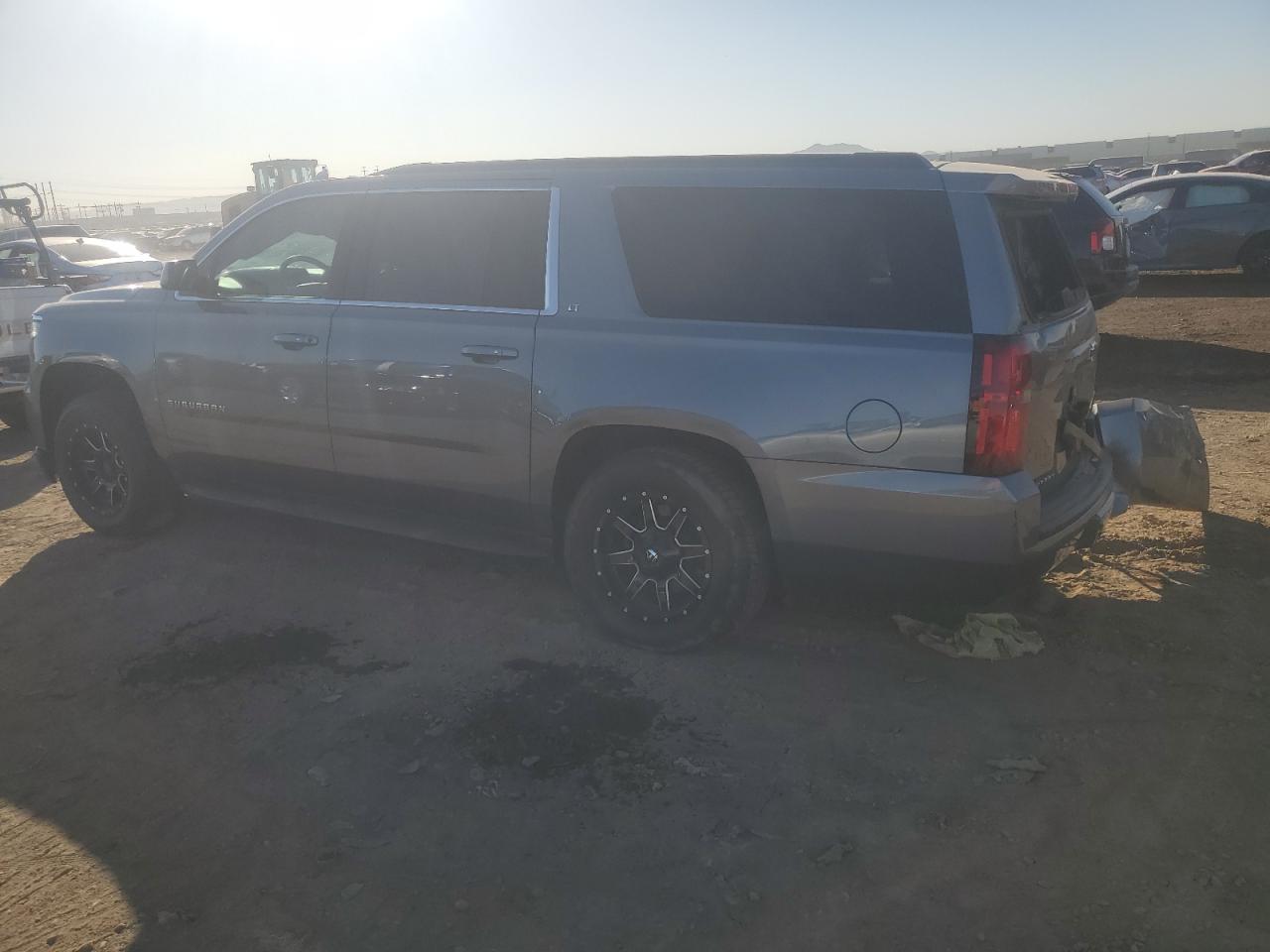 Obraz 2 z 2019 CHEVROLET SUBURBAN C1500 LT 2019 z VIN 1GNSCHKC8KR358037