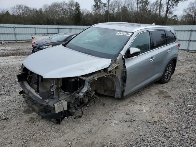 Image 1 of 2019 TOYOTA HIGHLANDER SE 2019 with VIN 5TDJZRFHXKS606143