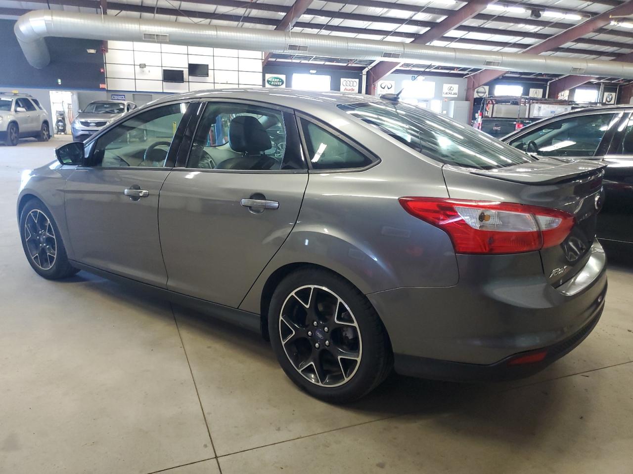 Image 2 of 2014 FORD FOCUS SE 2014 with VIN 1FADP3F2XEL178274