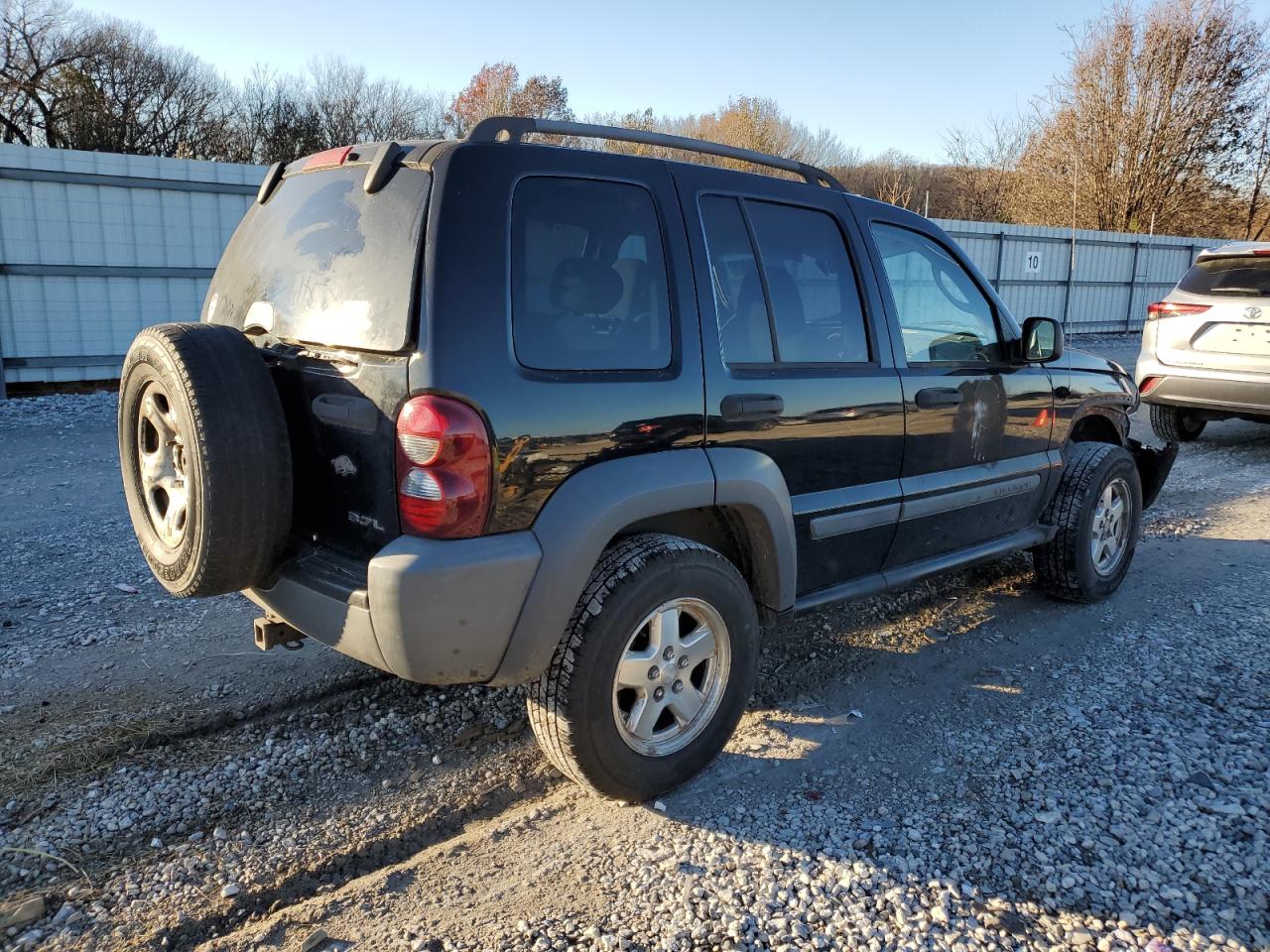 Изображение 3 2005 JEEP LIBERTY SPORT 2005 с VIN 1J4GL48K75W521962