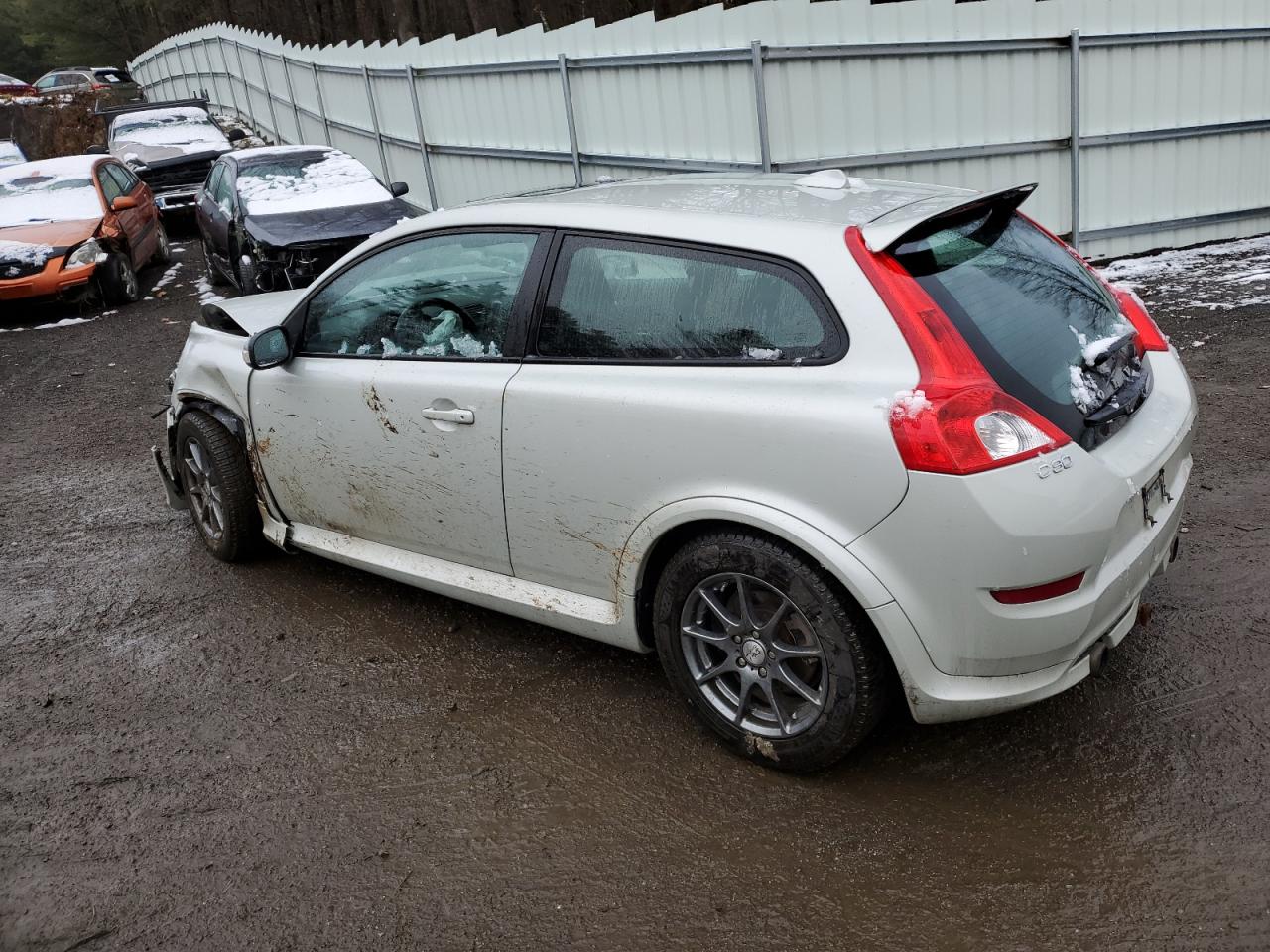 Изображение 2 2012 VOLVO C30 T5 2012 с VIN YV1672MK4C2285222