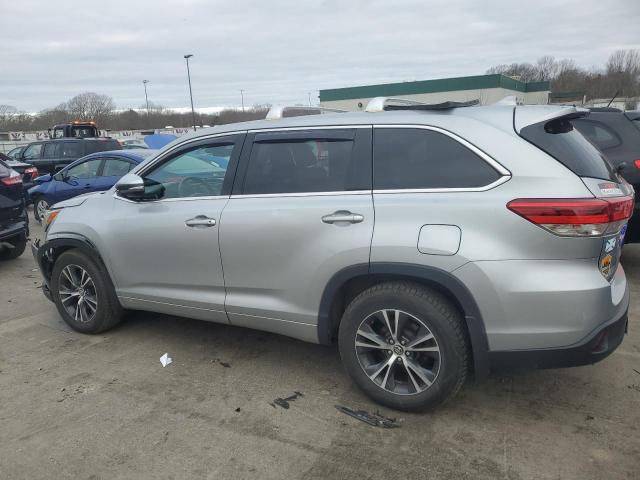 Изображение 2 2018 TOYOTA HIGHLANDER LE 2018 с VIN 5TDBZRFH8JS874028