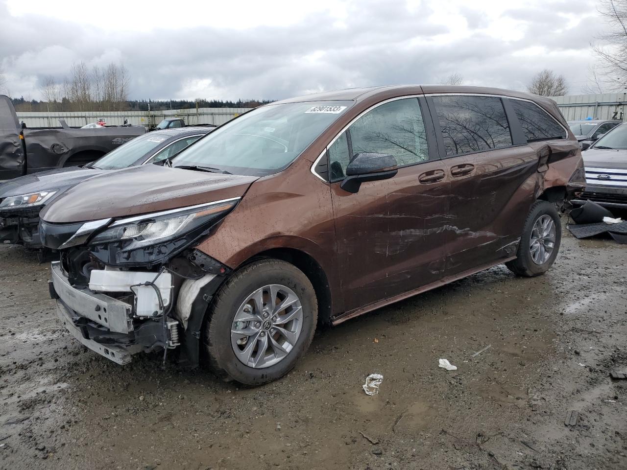 Image 1 of 2022 TOYOTA SIENNA LE 2022 with VIN 5TDKRKECXNS086516