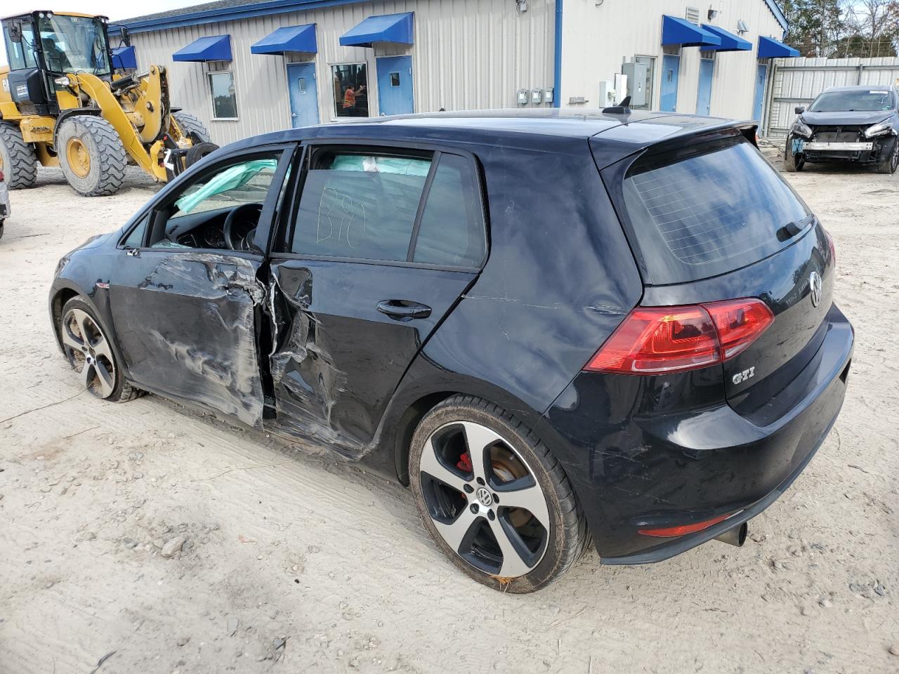 Изображение 2 2015 VOLKSWAGEN GTI  2015 с VIN 3VW4T7AU1FM003916
