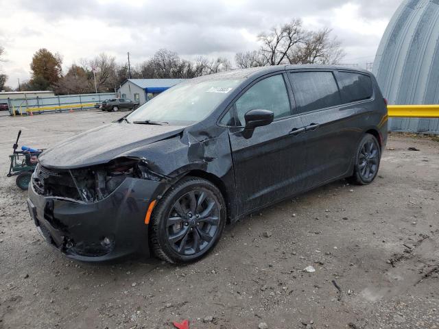 Image 1 of 2018 CHRYSLER PACIFICA TOURING PLUS 2018 with VIN 2C4RC1FG5JR272933