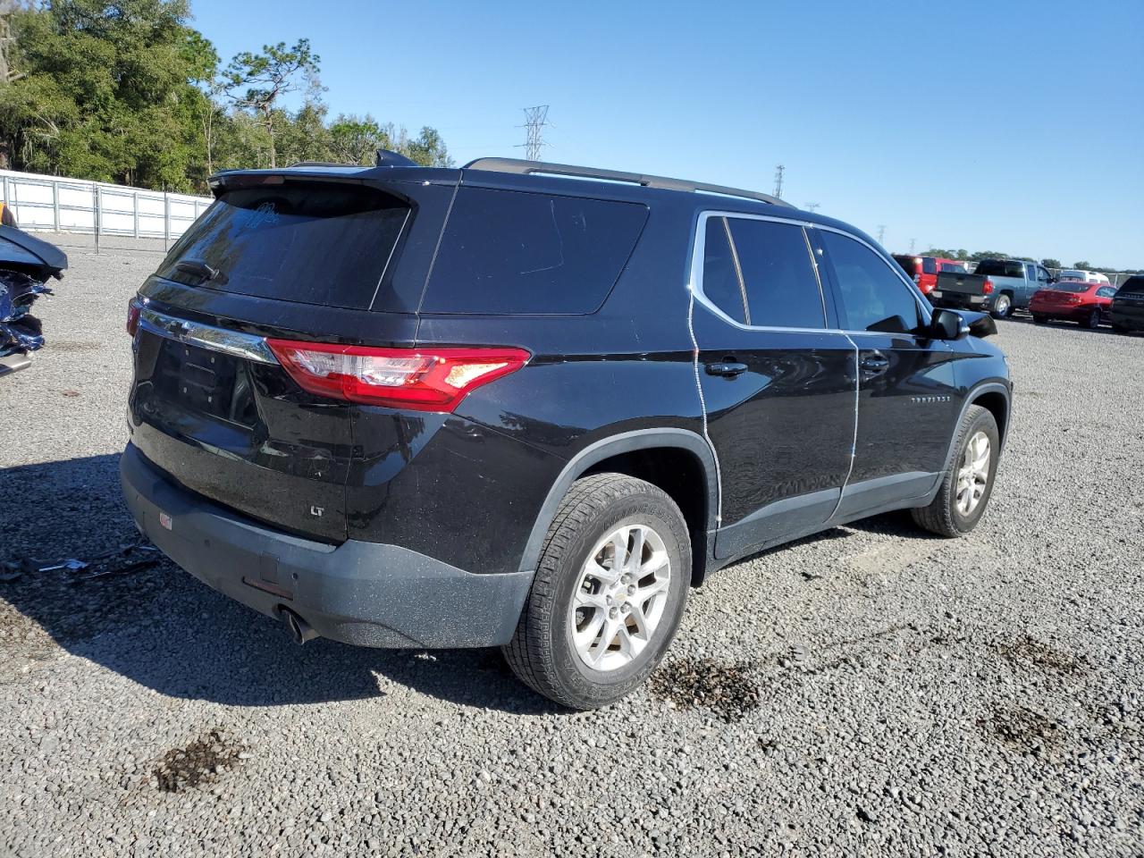 Image 3 of 2019 CHEVROLET TRAVERSE LT 2019 with VIN 1GNERGKW8KJ278896