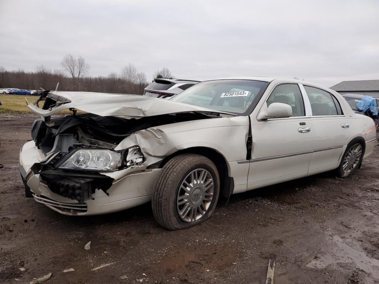 Image 1 of 2006 LINCOLN TOWN CAR DESIGNER 2006 with VIN 1LNHM83V26Y645347