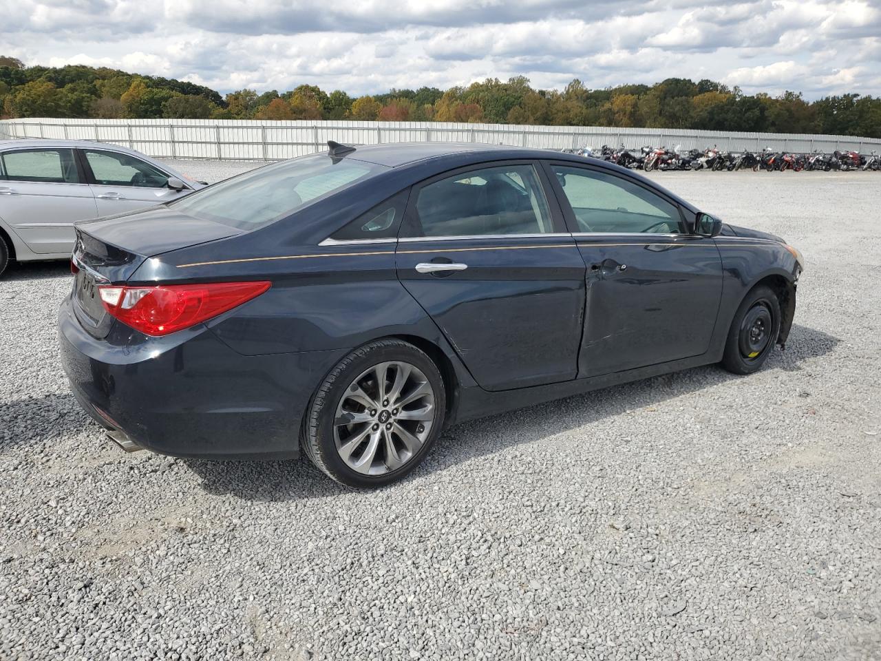 Image 3 of 2011 HYUNDAI SONATA SE 2011 with VIN 5NPEC4AC9BH247231