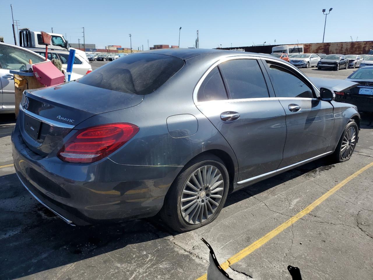 Image 3 of 2015 MERCEDES-BENZ C 300 4MATIC 2015 with VIN 55SWF4KB2FU038997