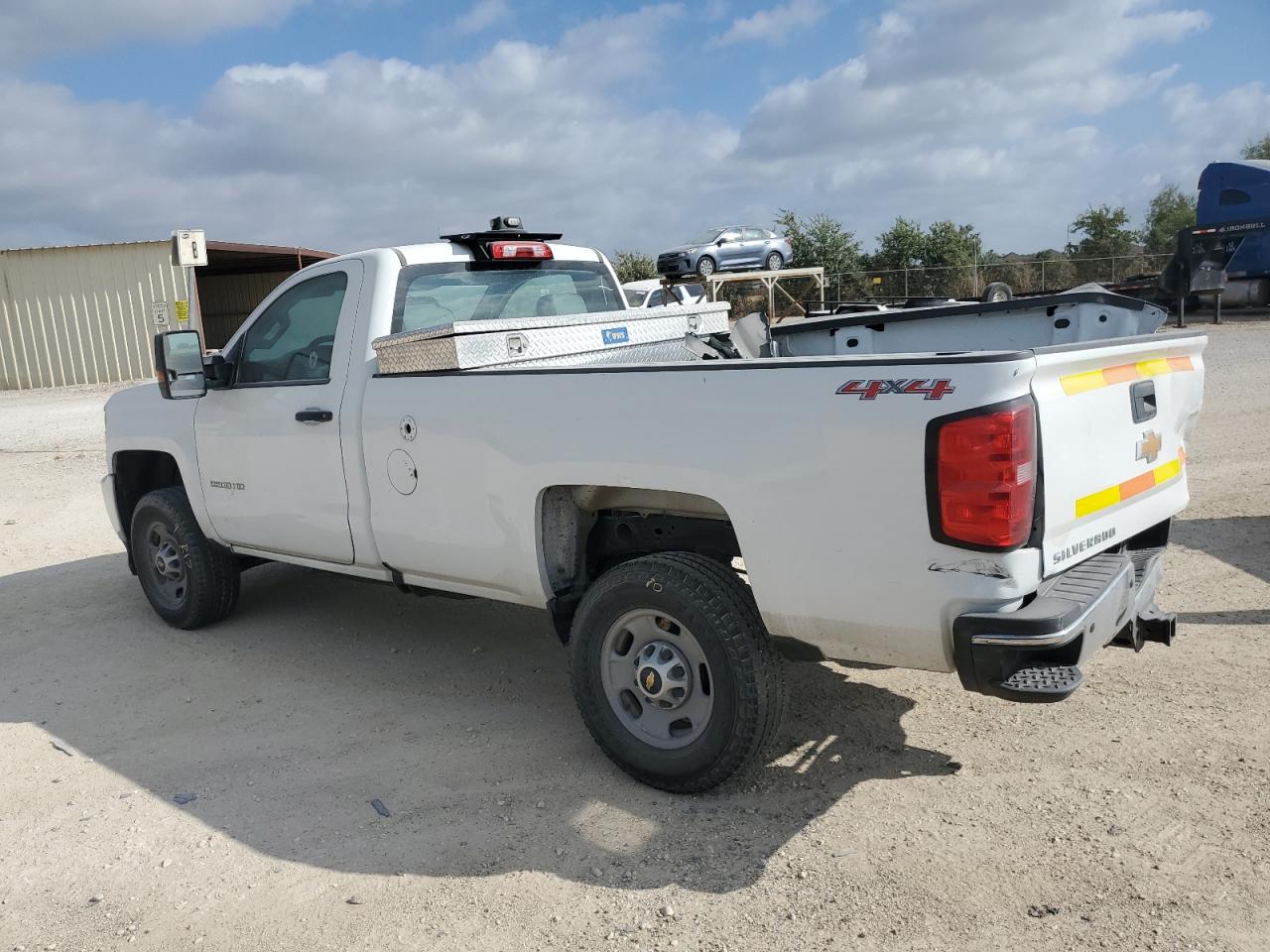 Изображение 2 2017 CHEVROLET SILVERADO K2500 HEAVY DUTY 2017 с VIN 1GC0KUEGXHZ320537