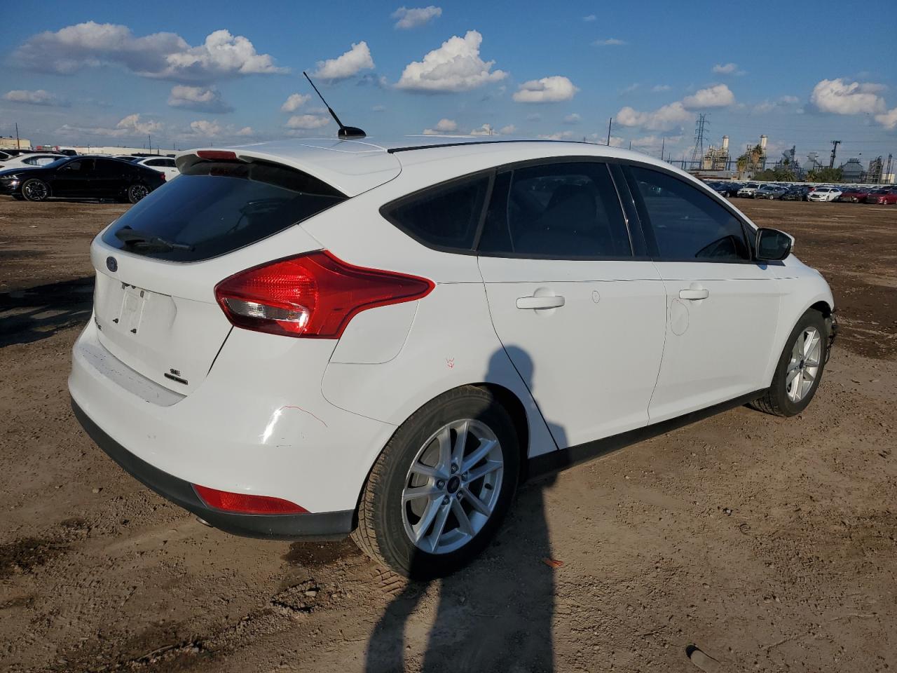 Изображение 3 2015 FORD FOCUS SE 2015 с VIN 1FADP3K28FL241430